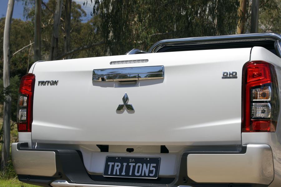 Детали экстерьера Mitsubishi Triton GLS Premium Club Cab 2019 года  (AU) (фото 2 из 38)